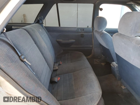 1994 Ford Escort z VIN 3FARP15J6RR126053, wystawiony jako Copart lot #52750515 z przebiegiem 81 831 mil mil oraz Tytuł czysty. Historia ofert i sprzedaży dostępna na DreamBid. Obrazek 11.