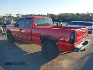 2005 Chevrolet Silverado 1500 Z71 z VIN 1GCEK19Z15Z309289, wystawiony jako IAAI lot #41884986 z przebiegiem 230 941 mil mil oraz . Historia ofert i sprzedaży dostępna na DreamBid. Obrazek 3.