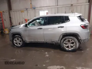 2024 Jeep Compass Sport with VIN 3C4NJDANXRT146281, listed as a IAAI auction lot 41499484 with 3,166 mi miles. Bid and sale history available at carsss.com. Image 14.