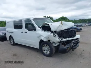2018 Nissan NV Cargo S z VIN 1N6BF0KM1JN810438, wystawiony jako IAAI lot #42380139 z przebiegiem Nie podano mil oraz . Historia ofert i sprzedaży dostępna na DreamBid. Obrazek 1.
