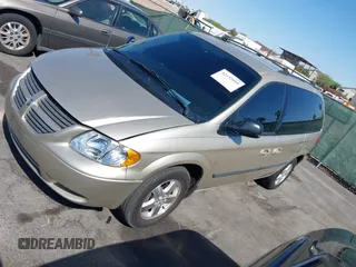 2005 Dodge Caravan SXT with VIN 1D4GP45R35B160641, listed as a IAAI auction lot 42132099 with 196,731 mi miles and . Bid and sale history available at carsss.com. Image 2.