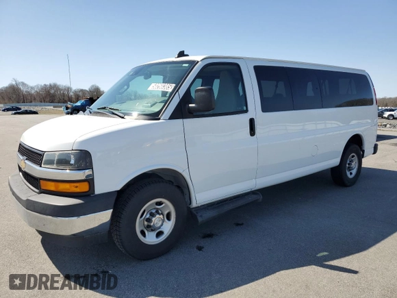 2020 Chevrolet Express Passenger LT with VIN 1GAZGPFG8L1176429, listed as a Copart auction lot 50260385 with 91,431 mi miles and Clean title. Bid and sale history available at DreamBid. Image 1.