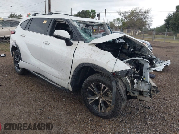 2021 Toyota Highlander L with VIN 5TDZZRAH7MS069048, listed as a IAAI auction lot 40980925 with Not provided miles and . Bid and sale history available at DreamBid. Image 1.