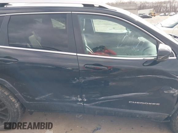 2019 Jeep Cherokee Limited with VIN 1C4PJMDX6KD440665, listed as a IAAI auction lot 41725422 with 95,116 mi miles. Bid and sale history available at carsss.com. Image 13.