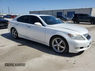 2011 Lexus LS 460 z VIN JTHBL5EF6B5104295, wystawiony jako Copart lot #46059985 z przebiegiem 181 028 mil mil oraz Szkoda całkowita • Salvage title. Historia ofert i sprzedaży dostępna na DreamBid. Obrazek 4.