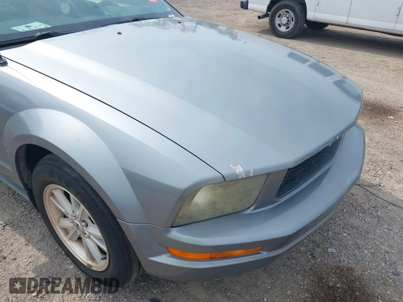 2007 Ford Mustang Deluxe with VIN 1ZVFT84N675260614, listed as a IAAI auction lot 42406953 with 139,592 mi miles and . Bid and sale history available at DreamBid. Image 6.