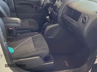 2016 Jeep Patriot Sport z VIN 1C4NJPBA7GD528994, wystawiony jako IAAI lot #42378751 z przebiegiem 73 807 mil mil oraz . Historia ofert i sprzedaży dostępna na DreamBid. Obrazek 37.