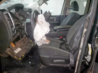 2024 Ram 1500 SLT z VIN 1C6RR7GG8RS124812, wystawiony jako Copart lot #58272835 z przebiegiem Nie podano mil oraz Szkoda całkowita • Salvage title. Historia ofert i sprzedaży dostępna na DreamBid. Obrazek 7.