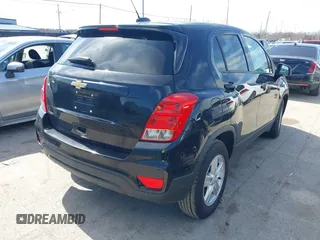 2021 Chevrolet Trax LS z VIN KL7CJKSB8MB303491, wystawiony jako IAAI lot #41803761 z przebiegiem 65 452 mil mil oraz . Historia ofert i sprzedaży dostępna na DreamBid. Obrazek 4.