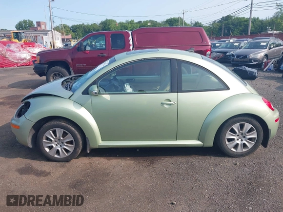 2009 Volkswagen Beetle S with VIN 3VWRW31C29M501964, listed as a IAAI auction lot 42388544 with 99,674 mi miles and . Bid and sale history available at DreamBid. Image 14.