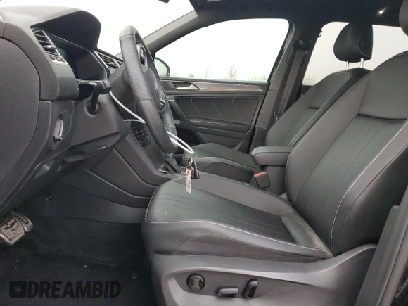 2023 Volkswagen Tiguan SE R-Line Black with VIN 3VVCB7AX8PM016614, listed as a Copart auction lot 43944695 with 39,378 mi miles and Salvage title. Bid and sale history available at DreamBid. Image 7.