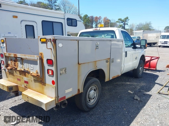 2011 Ford F-350 with VIN 1FDBF3BT1BEC95756, listed as a IAAI auction lot 42065409 with 193,631 mi miles and . Bid and sale history available at DreamBid. Image 4.