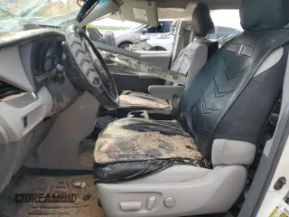 2017 Toyota Sienna LE Auto Access Seat с VIN 5TDKZ3DC5HS854768, выставлен на аукционе Copart как лот 56375655 с пробегом 107 198 миль миль и Списание • Salvage title. История ставок и продаж доступна на DreamBid. Изображение 7.