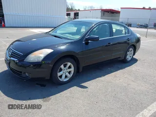2009 Nissan Altima 2.5 S with VIN 1N4AL21E39C130776, listed as a IAAI auction lot 42108901 with 183,424 mi miles. Bid and sale history available at carsss.com. Image 2.