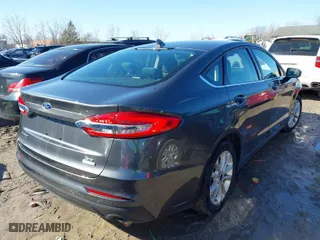 2020 Ford Fusion SE with VIN 3FA6P0HDXLR258226, listed as a IAAI auction lot 41748400 with 81,937 mi miles. Bid and sale history available at carsss.com. Image 4.