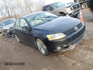 2014 Volkswagen Jetta TDI с VIN 3VWLL7AJ8EM334573, выставлен на аукционе IAAI как лот 41145657 с пробегом 151 942 миль миль и . История ставок и продаж доступна на DreamBid. Изображение 1.
