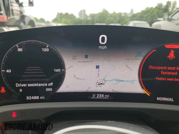 2022 Porsche Taycan 4S z VIN WP0AB2Y10NSA45834, wystawiony jako Copart lot #64102415 z przebiegiem 32 488 mil mil oraz Szkoda całkowita • Salvage title. Historia ofert i sprzedaży dostępna na DreamBid. Obrazek 9.