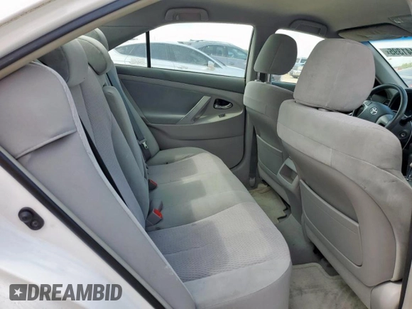 2010 Toyota Camry z VIN 4T1BF3EK9AU528161, wystawiony jako Copart lot #59441395 z przebiegiem 110 663 mil mil oraz Czysty tytuł • Clean title. Historia ofert i sprzedaży dostępna na DreamBid. Obrazek 10.