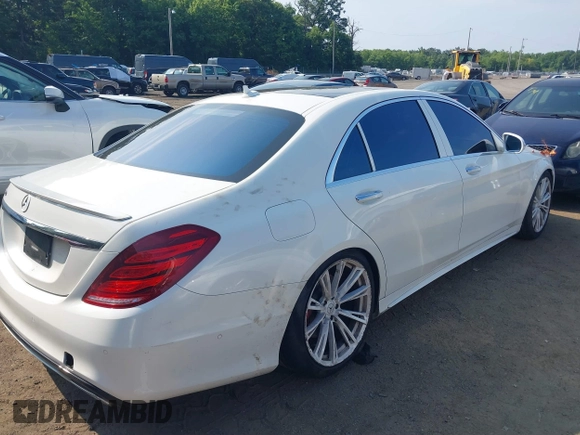 2015 Mercedes-Benz S-Class S 550 with VIN WDDUG8CB5FA190072, listed as a IAAI auction lot 40954549 with 94,609 mi miles. Bid and sale history available at carsss.com. Image 4.