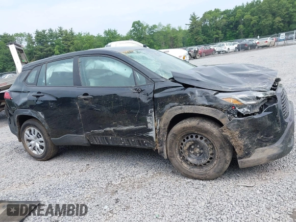2022 Toyota Corolla Cross L with VIN 7MUAAABG6NV032964, listed as a IAAI auction lot 42458401 with 33,777 mi miles and . Bid and sale history available at DreamBid. Image 13.