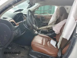 2015 Chevrolet Traverse LT z VIN 1GNKRHKD8FJ217786, wystawiony jako Copart lot #41459254 z przebiegiem Nie podano mil oraz Szkoda całkowita • Salvage title. Historia ofert i sprzedaży dostępna na DreamBid. Obrazek 7.