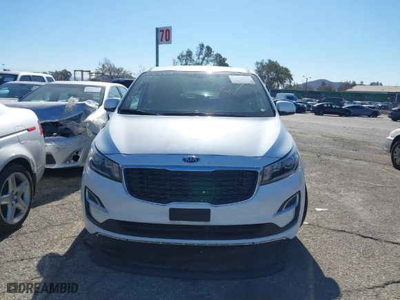2019 Kia Sedona EX with VIN KNDMB5C18K6552505, listed as a IAAI auction lot 41372767 with 61,268 mi miles. Bid and sale history available at carsss.com. Image 12.