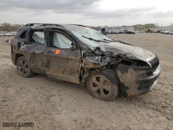 2016 Jeep Cherokee Altitude with VIN 1C4PJMCS7GW148072, listed as a Copart auction lot 49577215 with 146,761 mi miles and Salvage Title. Bid and sale history available at carsss.com. Image 4.