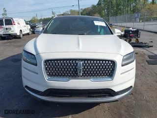 2022 Lincoln Nautilus Reserve with VIN 2LMPJ8KP1NBL17795, listed as a IAAI auction lot 41903561 with 63,786 mi miles. Bid and sale history available at carsss.com. Image 13.