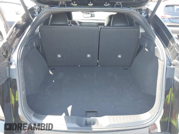 2023 Infiniti QX55 Essential z VIN 3PCAJ5KR0PF117311, wystawiony jako IAAI lot #42050398 z przebiegiem 16 028 mil mil oraz . Historia ofert i sprzedaży dostępna na DreamBid. Obrazek 18.