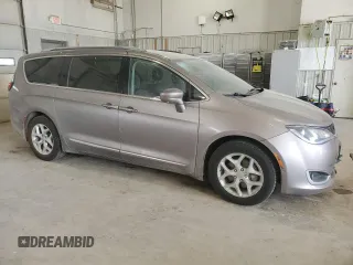 2017 Chrysler Pacifica Touring L Plus с VIN 2C4RC1EG4HR637842, выставлен на аукционе Copart как лот 56588475 с пробегом 208 821 миль миль и Списание • Salvage title. История ставок и продаж доступна на DreamBid. Изображение 4.