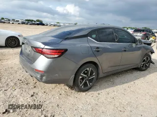 2024 Nissan Sentra SV z VIN 3N1AB8CV0RY323832, wystawiony jako Copart lot #55803155 z przebiegiem 7 346 mil mil oraz Szkoda całkowita • Salvage title. Historia ofert i sprzedaży dostępna na DreamBid. Obrazek 3.