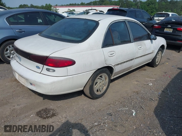 1997 Ford Escort LX with VIN 1FALP13P4VW278594, listed as a IAAI auction lot 42125007 with 290,855 mi miles. Bid and sale history available at carsss.com. Image 4.