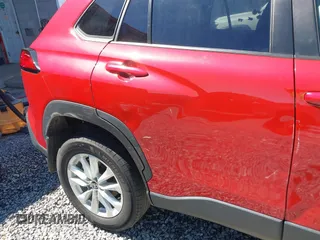 2023 Toyota Corolla Cross LE z VIN 7MUBAAAG4PV069536, wystawiony jako IAAI lot #41808142 z przebiegiem 49 109 mil mil oraz . Historia ofert i sprzedaży dostępna na DreamBid. Obrazek 18.
