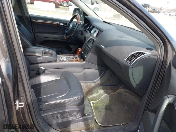 2007 Audi Q7 Premium with VIN WA1BV74L37D046989, listed as a IAAI auction lot 41767091 with 145,294 mi miles. Bid and sale history available at carsss.com. Image 5.