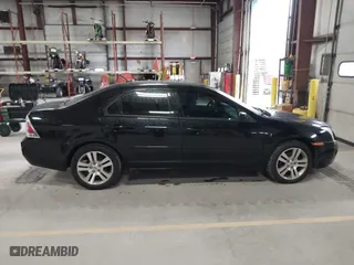2007 Ford Fusion SE with VIN 3FAHP07Z97R275689, listed as a IAAI auction lot 42040917 with 183,886 mi miles. Bid and sale history available at carsss.com. Image 13.