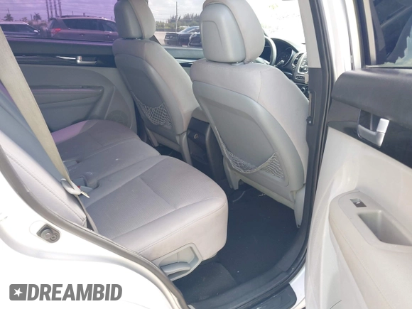 2014 Kia Sorento LX z VIN 5XYKT4A76EG502421, wystawiony jako IAAI lot #42176516 z przebiegiem 192 354 mil mil oraz . Historia ofert i sprzedaży dostępna na DreamBid. Obrazek 8.