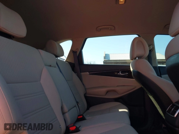 2016 Kia Sorento LX with VIN 5XYPGDA58GG137610, listed as a IAAI auction lot 41739192 with 141,516 mi miles and . Bid and sale history available at DreamBid. Image 8.