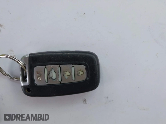 2011 Kia Sorento EX with VIN 5XYKUDA20BG031931, listed as a IAAI auction lot 42234673 with 171,221 mi miles and . Bid and sale history available at DreamBid. Image 11.