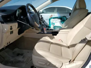 2014 Lexus ES 330 с VIN JTHBK1GG9E2131367, выставлен на аукционе Copart как лот 72492314 с пробегом 80 149 миль миль и Списание • Salvage title. История ставок и продаж доступна на DreamBid. Изображение 7.