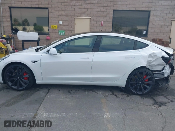 2020 Tesla Model 3 Performance z VIN 5YJ3E1EC9LF641242, wystawiony jako IAAI lot #42380146 z przebiegiem Nie podano mil oraz . Historia ofert i sprzedaży dostępna na DreamBid. Obrazek 15.