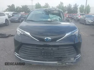 2022 Toyota Sienna XLE z VIN 5TDYRKEC8NS123217, wystawiony jako IAAI lot #42224483 z przebiegiem 73 802 mil mil oraz . Historia ofert i sprzedaży dostępna na DreamBid. Obrazek 12.