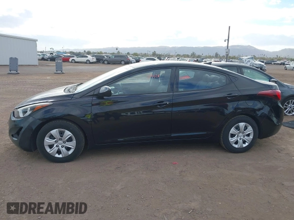 2016 Hyundai Elantra SE z VIN 5NPDH4AE0GH742388, wystawiony jako IAAI lot #41590689 z przebiegiem 114 428 mil mil oraz . Historia ofert i sprzedaży dostępna na DreamBid. Obrazek 14.