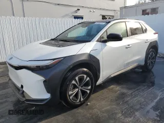 2024 Toyota bZ4X XLE with VIN JTMAAAAA0RA040911, listed as a Copart auction lot 49207035 with 4,729 mi miles and Clean Title. Bid and sale history available at carsss.com. Image 1.