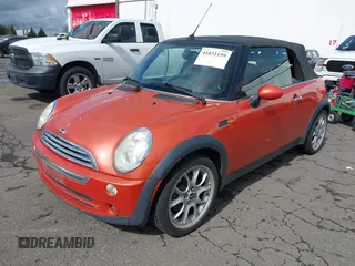 2005 MINI Convertible z VIN WMWRF33485TF60893, wystawiony jako IAAI lot #41831159 z przebiegiem 92 184 mil mil oraz . Historia ofert i sprzedaży dostępna na DreamBid. Obrazek 2.