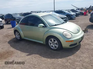 2007 Volkswagen New Beetle Coupe with VIN 3VWPW31C67M521767, listed as a IAAI auction lot 41687893 with 148,312 mi miles. Bid and sale history available at carsss.com. Image 1.