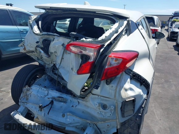 2019 Toyota C-HR XLE z VIN JTNKHMBX3K1029701, wystawiony jako IAAI lot #42023964 z przebiegiem 83 055 mil mil oraz . Historia ofert i sprzedaży dostępna na DreamBid. Obrazek 18.