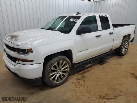 2018 Chevrolet Silverado 1500 Custom with VIN 1GCRCPEC9JZ320067, listed as a Copart auction lot 44718615 with 212,661 mi miles and Clean Title. Bid and sale history available at carsss.com. Image 1.