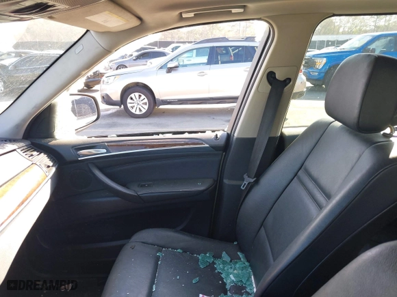 2011 BMW X5 35i with VIN 5UXZV4C5XBL412661, listed as a IAAI auction lot 41810470 with 168,470 mi miles. Bid and sale history available at carsss.com. Image 5.