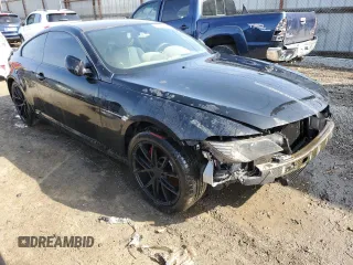 2006 BMW M6 z VIN WBSEH93496B797016, wystawiony jako Copart lot #45987075 z przebiegiem 51 374 mil mil oraz Czysty tytuł • Clean title. Historia ofert i sprzedaży dostępna na DreamBid. Obrazek 4.