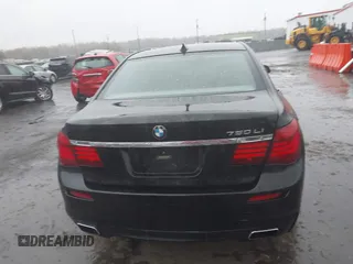 2013 BMW 7 Series 750Li z VIN WBAYE8C53DD133504, wystawiony jako IAAI lot #42005346 z przebiegiem 142 894 mil mil oraz . Historia ofert i sprzedaży dostępna na DreamBid. Obrazek 16.